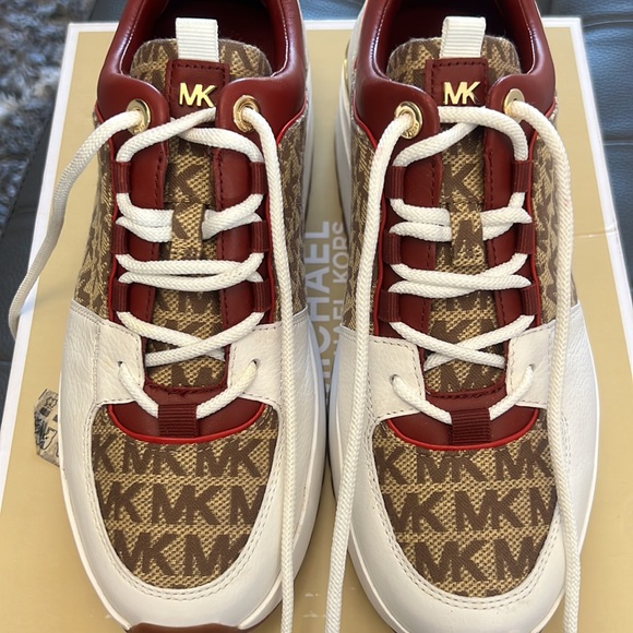 Michael Kors Cosmo trainer style sneaker - Picture 6 of 8